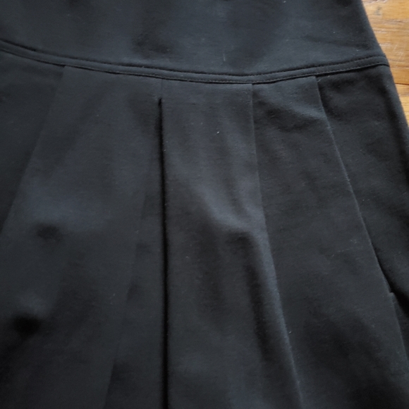 Theory High Waisted Pleated Pencil skirt Black Color Size 2 XS - Picture 7 of 9